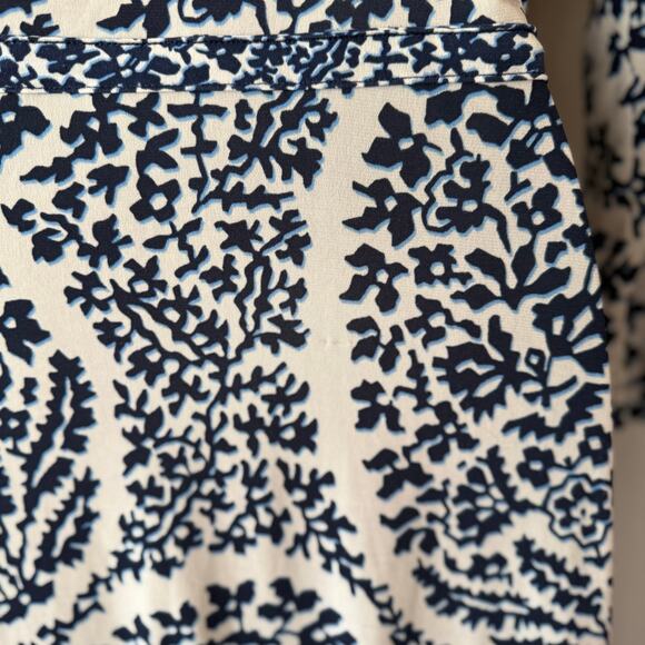 BCBGMaxazria Blue Paisley Floral Wrap Dress Midi Womens Med Navy Cream Feminine - Picture 15 of 15
